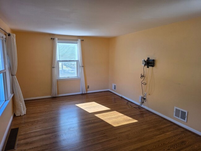 Photo - Greece Spacious 3 Bedroom 2 Full Bath Home Available Now