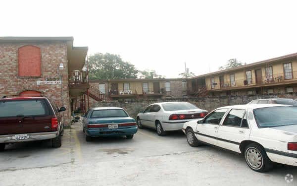 Photo - Jacinto Oaks