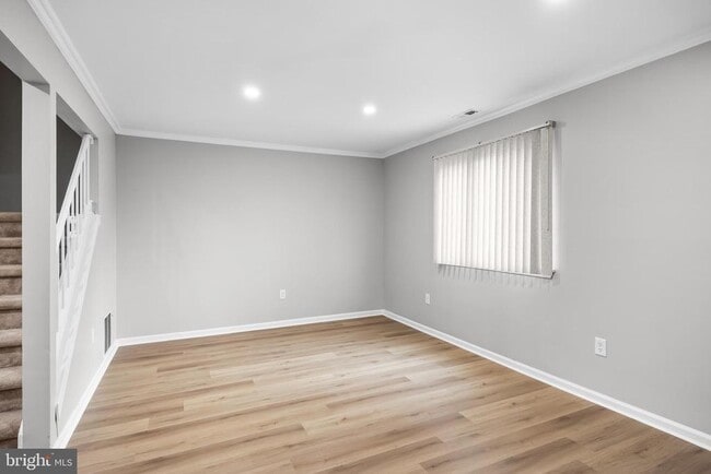 13 Hopewell Ln