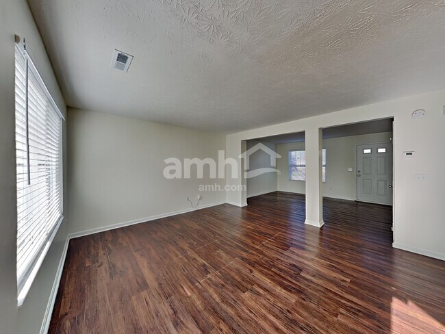 Photo - 2238 Antoinette Way