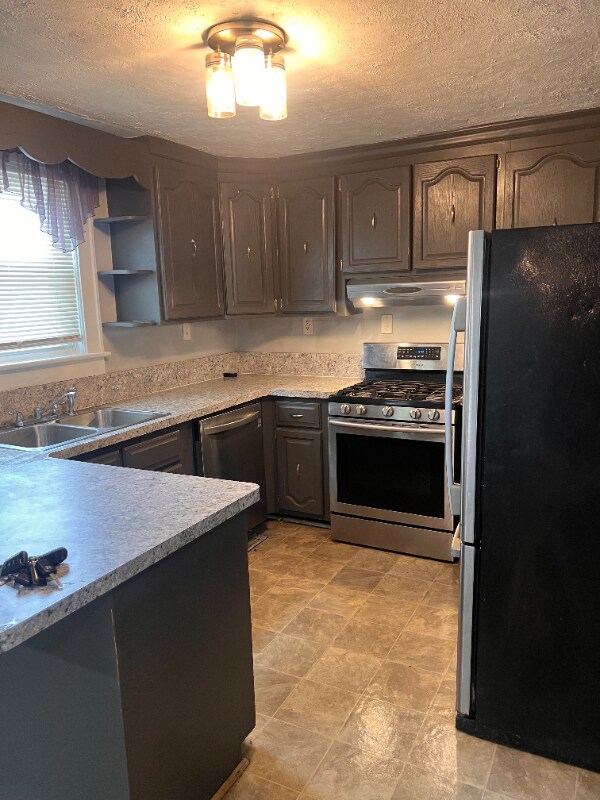 Photo - 6352 Edward St