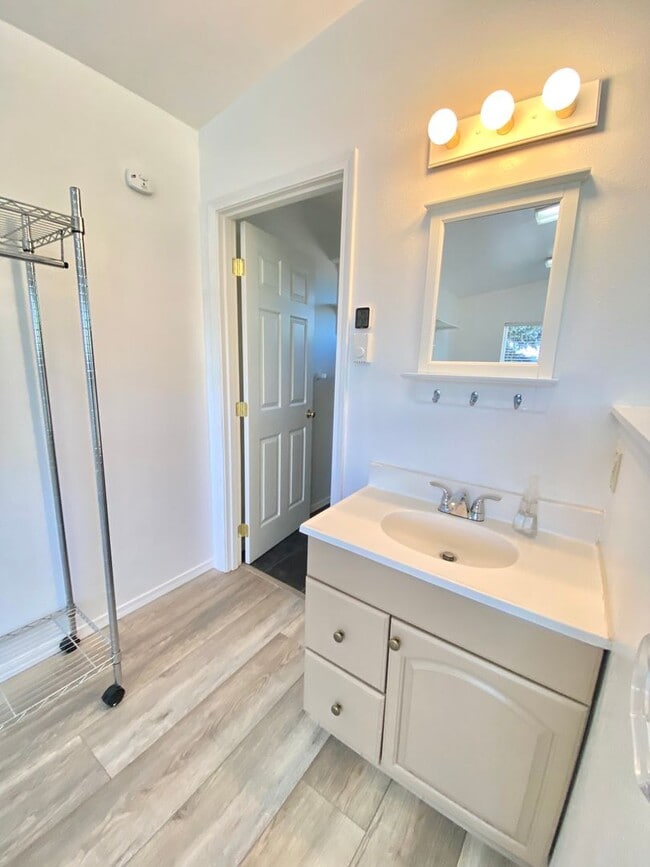 Photo - Quiet Cul-De-Sac Studio Apartment