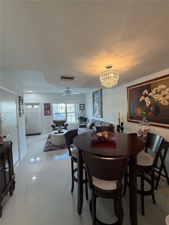 Photo - 16619 Hemingway Dr