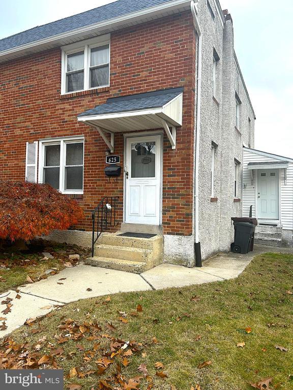 Building Photo - 625 Grove St