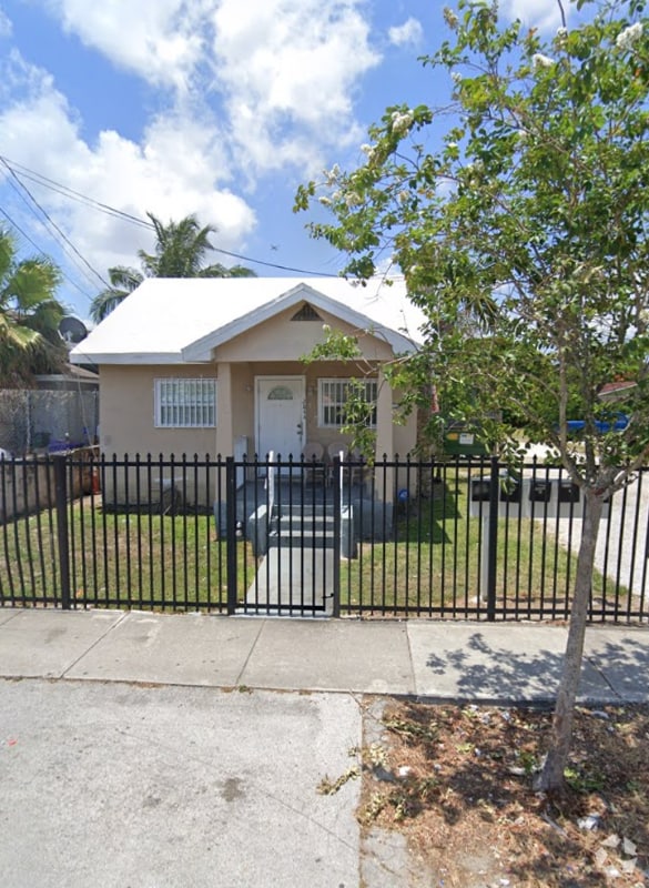 Building Photo - 2844 NW 22nd Ct Rental