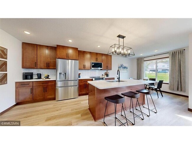 Photo - 18001 Walnut Circle