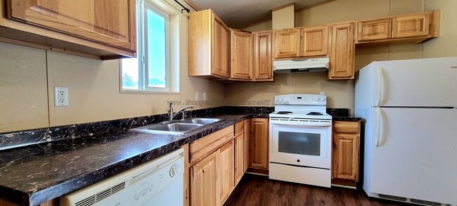 Building Photo - Discover this Recently Upgraded 3 Bed 2 Ba... Rental