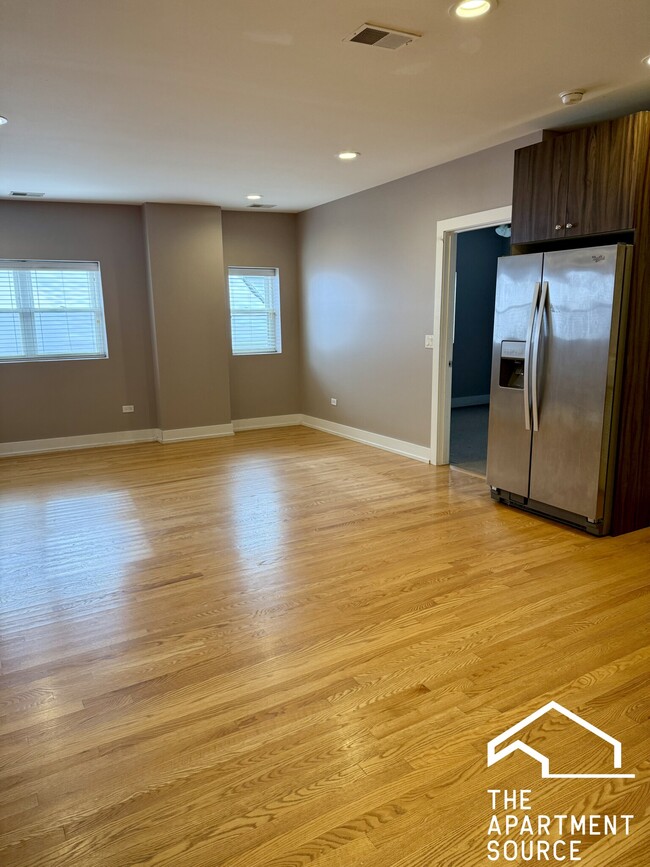 Photo - 3433 S Indiana Ave Unit 303