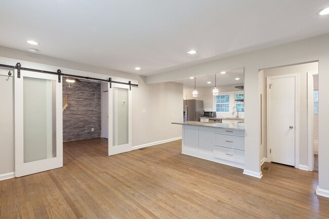 Photo - Renovated 3/2 w/ Fenced In Backyard and Co...
