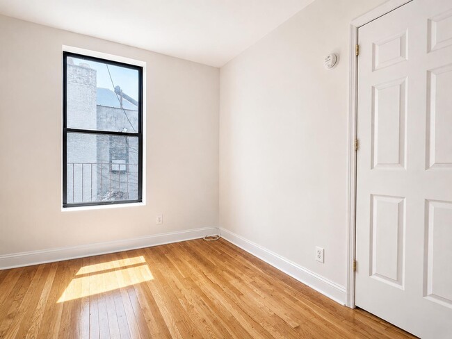 Photo - 386 Manhattan Ave Unit 18