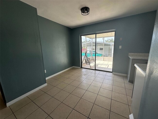Photo - 800 Phoenix Ave
