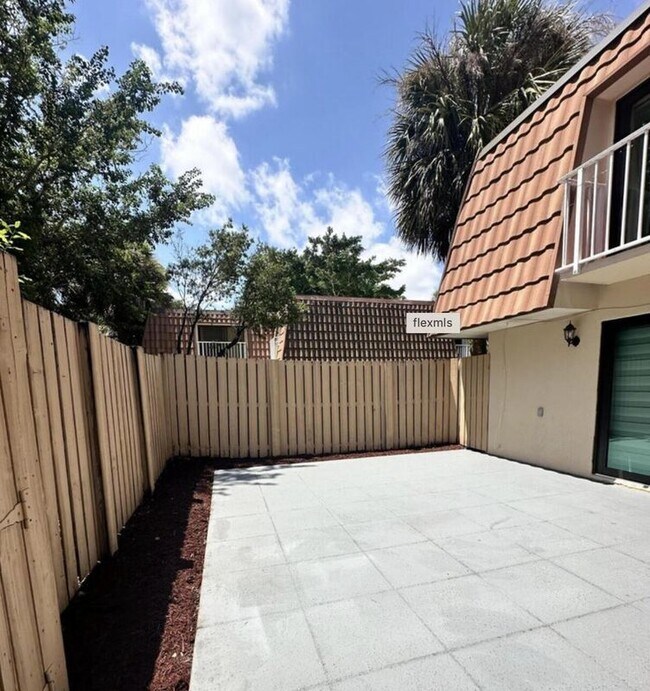 Photo - 507 Green Springs Pl