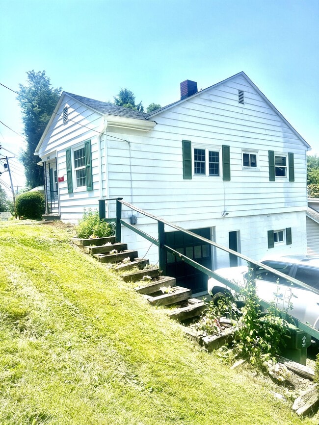 Photo - 1063 Charles Ave