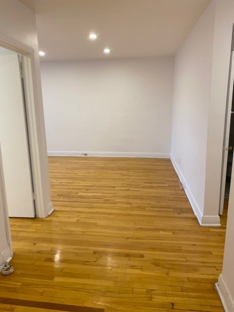 Photo - 4930 Edouard Montpetit Blvd Unité 1