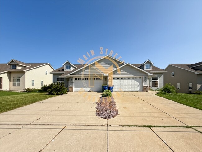 Building Photo - 2662 Cormier Rd Unit 2664