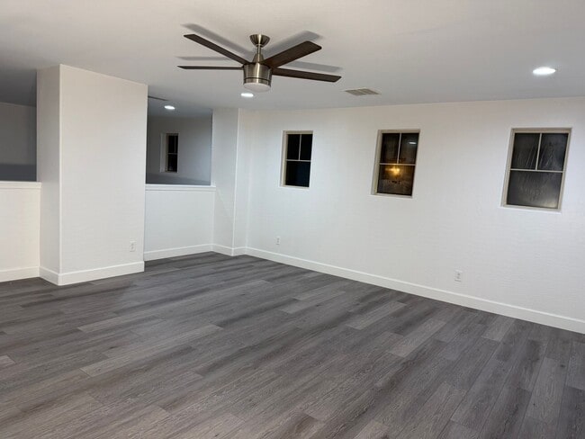 Building Photo - 42502 W Somerset Dr