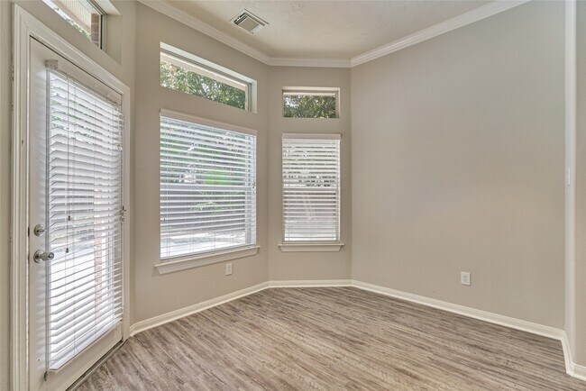 Photo - 7 Raindance Ct