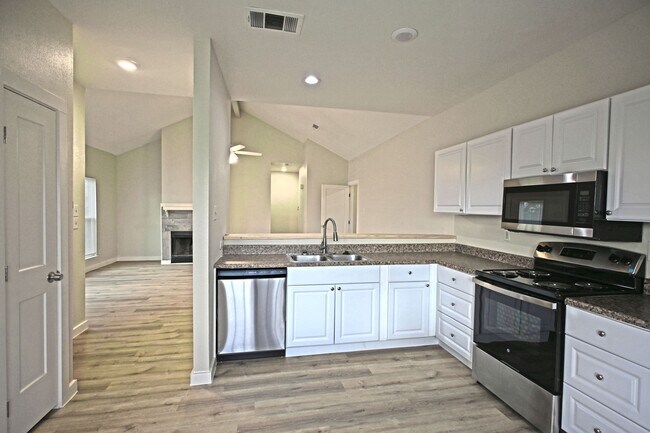 Photo - 772 Vista Pkwy
