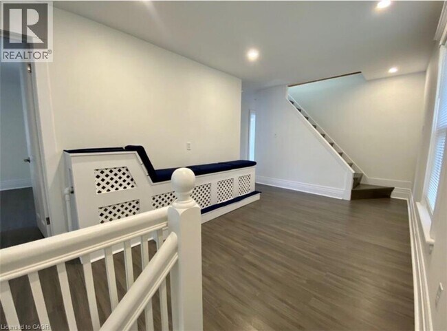 Photo - 54 Cambridge St