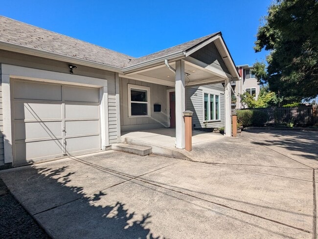 Photo - Beautiful 2 bedroom/1 bath home with solid surface flooring!