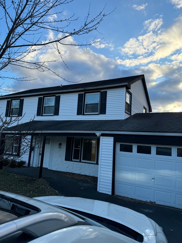 70 Berkshire Ln