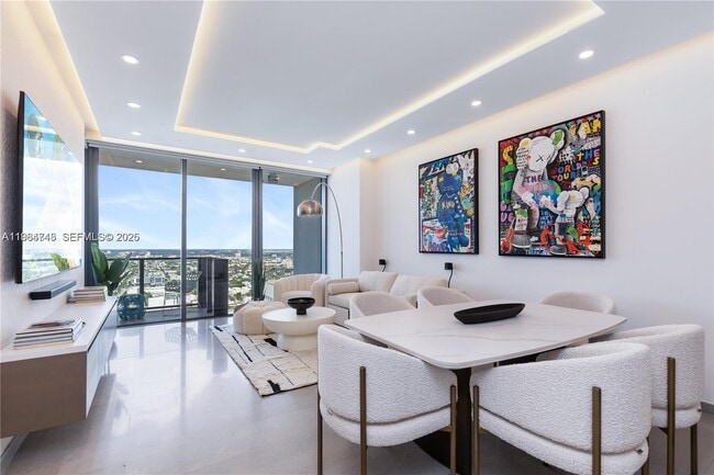 Building Photo - 88 SW 7th St Unit 3406