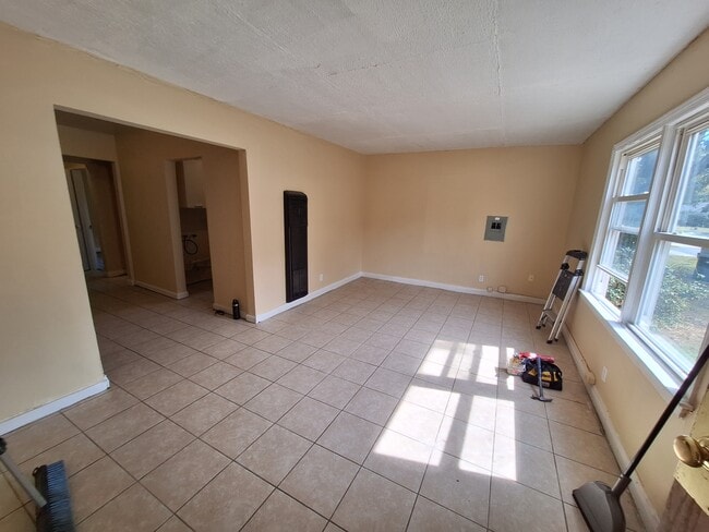 Sala de estar - 1743 Sonne Ave Unidad Apt. #2