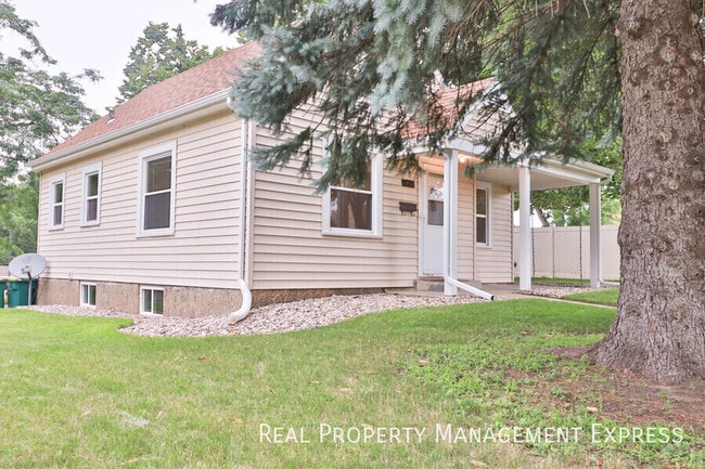 Photo - Charming 4 Bedroom 2.5 Bath near Sanford