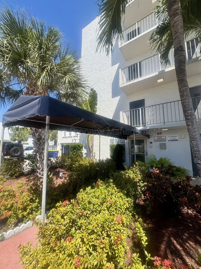 Photo - 6545 Indian Creek Dr Unit 403