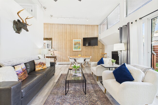 Photo - 311 S Aspen St Condo