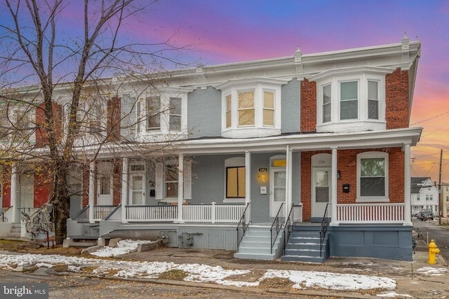 Photo - 1353 Howard St