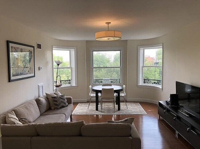 Photo - 390 Commonwealth Ave Unidad 609