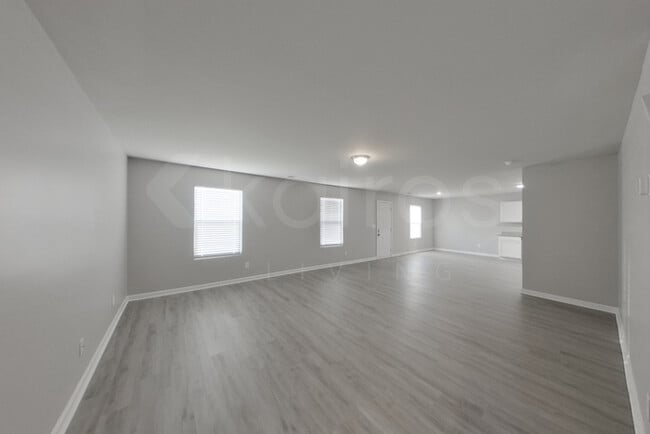 Photo - 217 Sky Hawk Ln