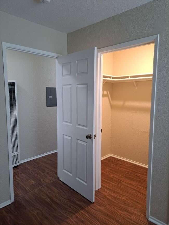 Photo - 1835 Carmona Ave Unidad 1835 1/2 Carmona Ave