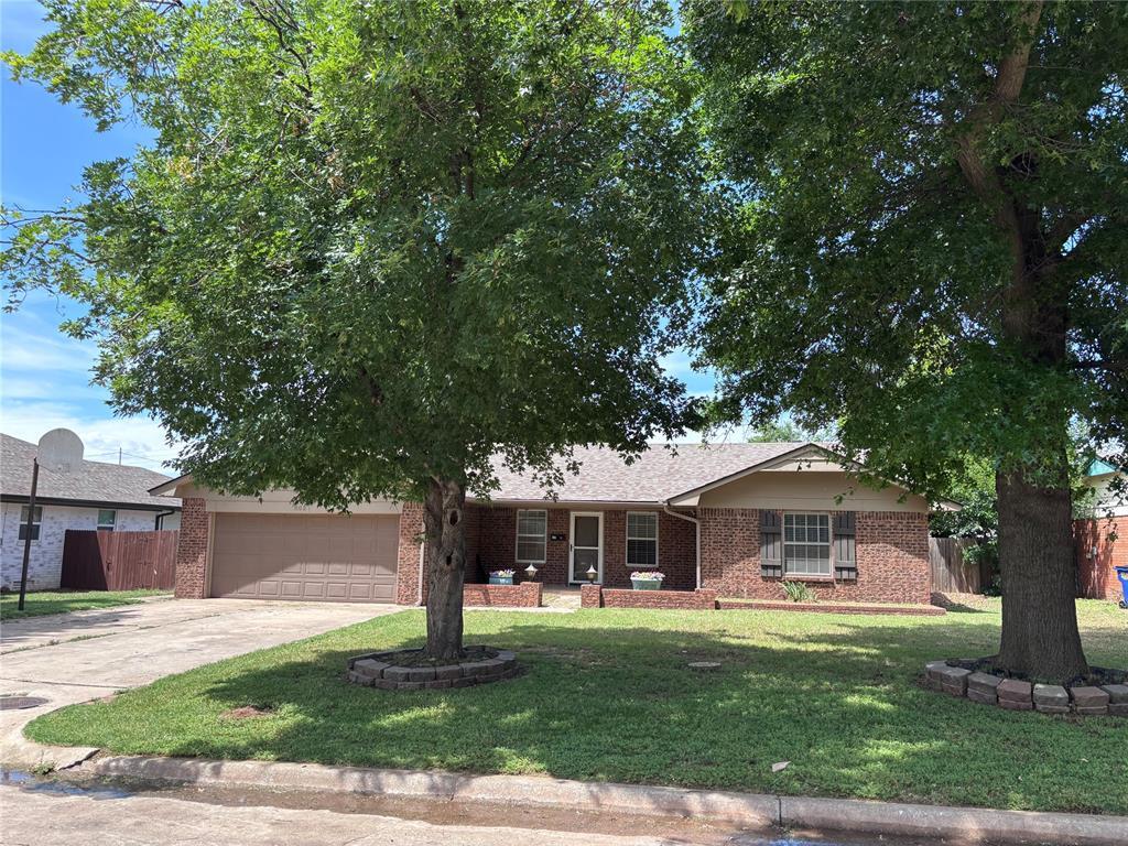 Photo - 802 Amity Ln