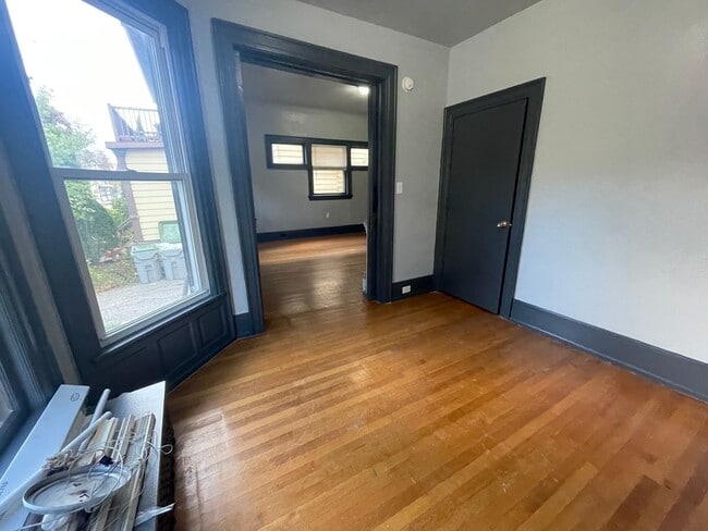 Photo - 2629 N Maryland Ave Unit 2629 N Maryland Ave #1