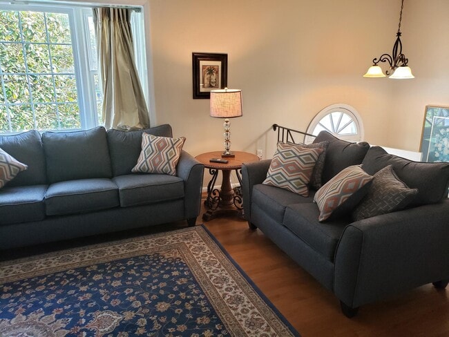 Photo - 17479 Queen Elizabeth Dr