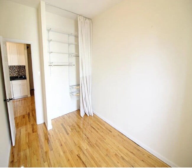 Photo - 743 Union St