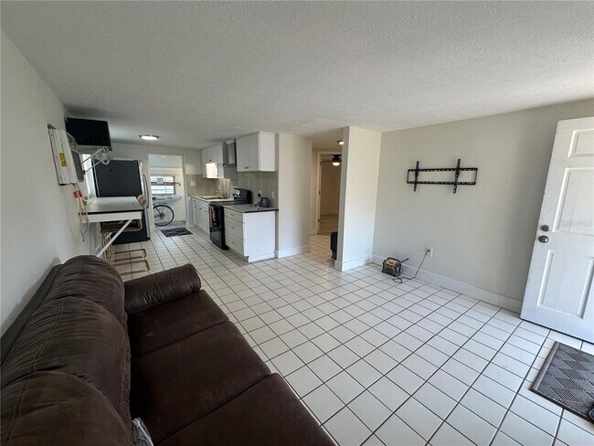 Photo - 918 E 121st Ave