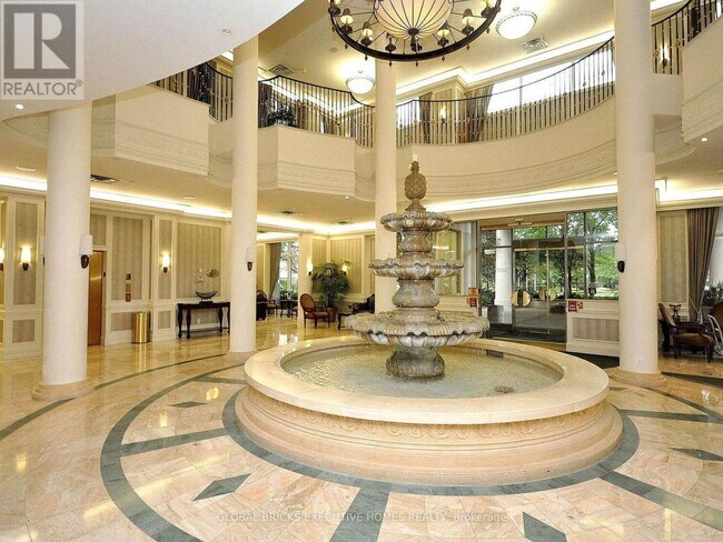 Photo - 25 Kingsbridge Garden Cir Unit PHO8