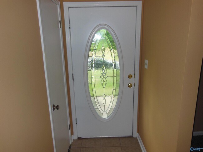 Photo - 1725 Millican Pl NW