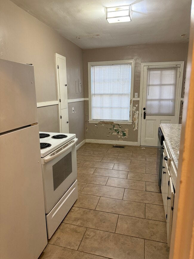 Photo - 2020 Courtland Pl