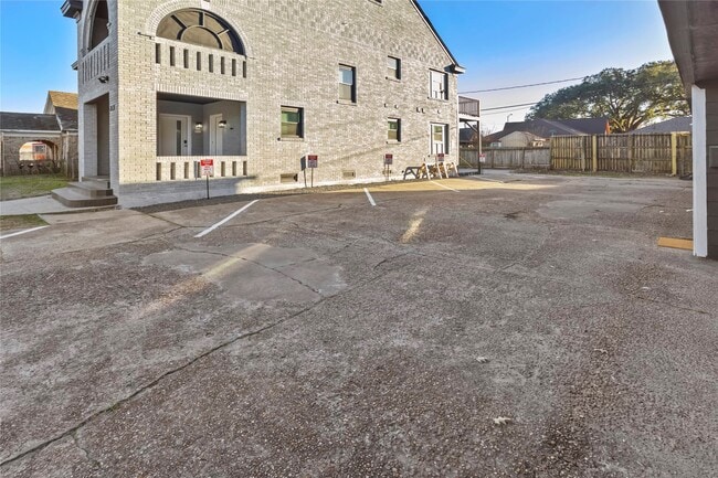 Photo - 2820 Blodgett St Unidad 3