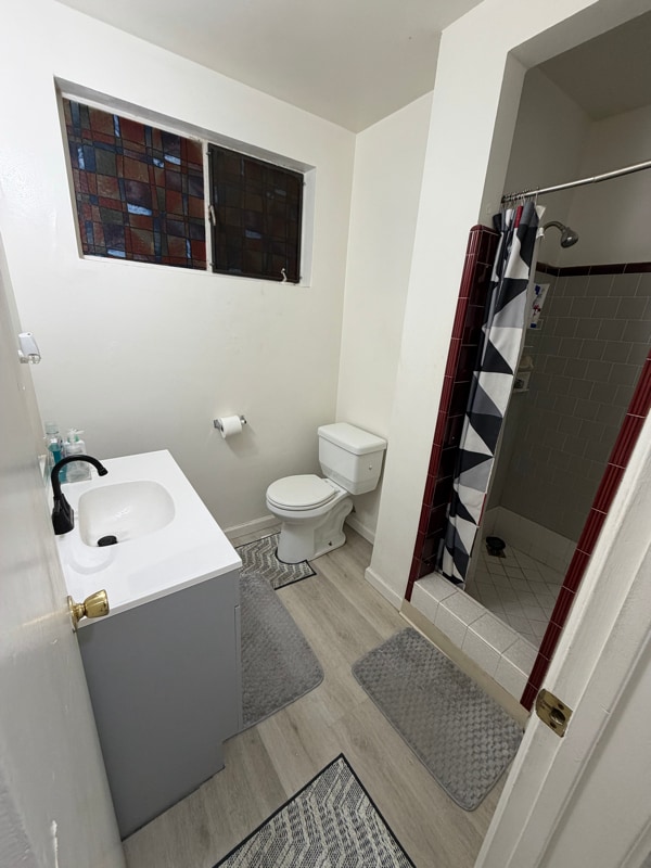 Photo - 7784 Orchard St