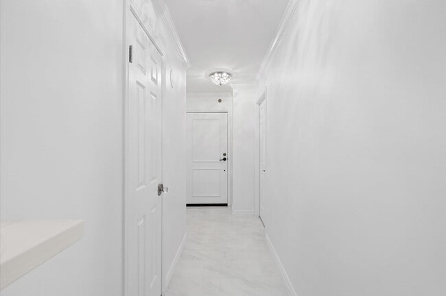 Building Photo - 3525 Sage Rd Unit 1709 Rental