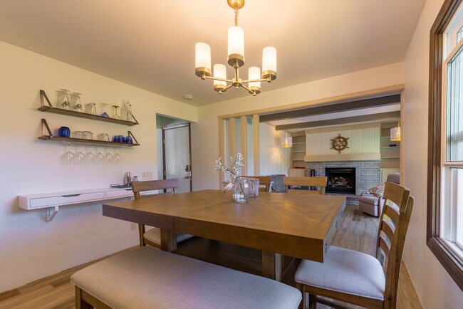 Photo - 5310 Trafalger Pl