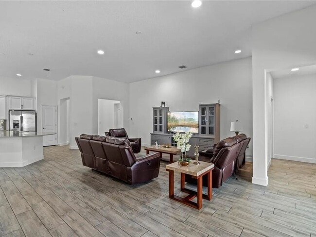 Photo - 2043 Rush Bay Wy