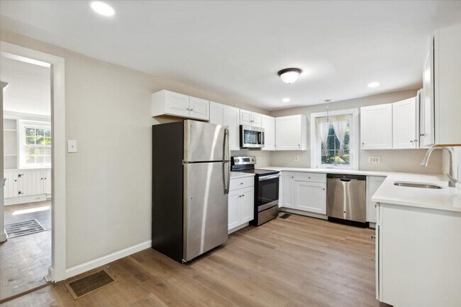 Photo - 3 Bedroom / 2.5 Bath House Available Now in Harleysville