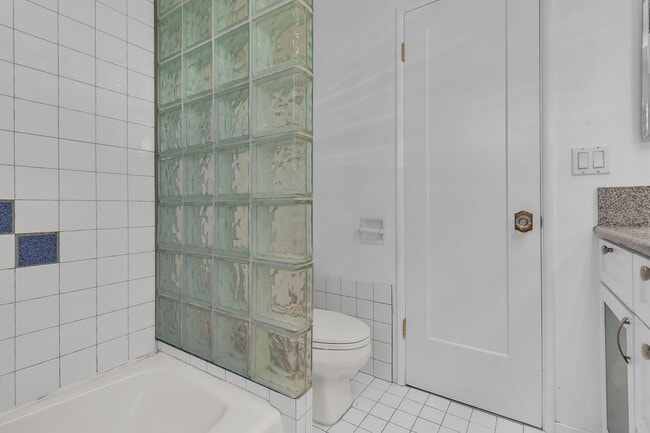 Photo - 920 N Milford Rd