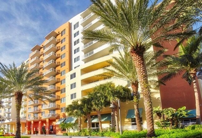 Building Photo - 18800 NE 29th Ave Unit 805